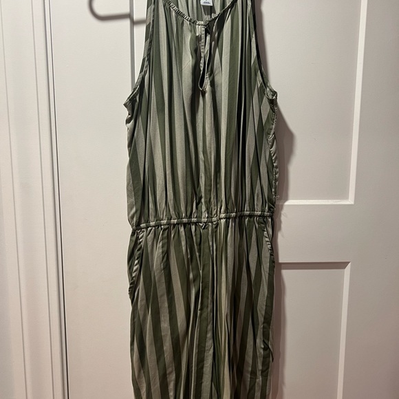 NWT Old Navy Romper - Picture 2 of 5